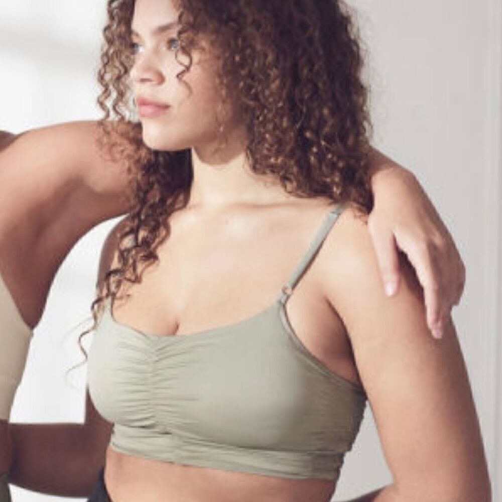 H&M Sports bra Low support Light khaki green size S